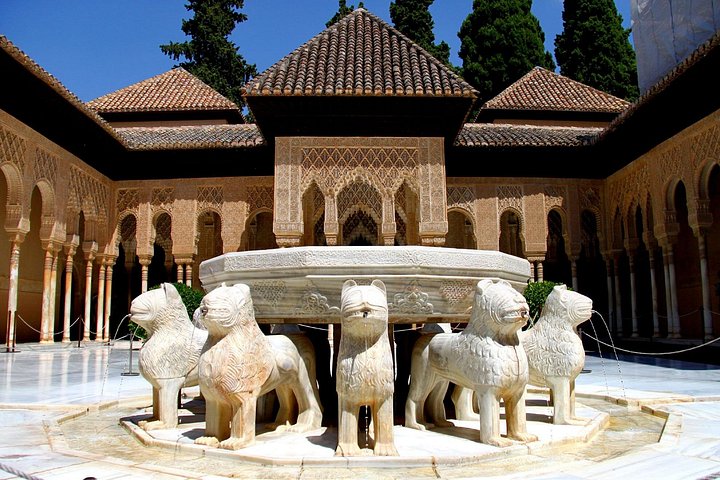 The marble Fountain of the Lions in its arcaded Nasrid courtyard